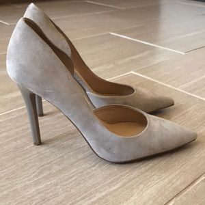 Jessica Simpson gray suede pumps